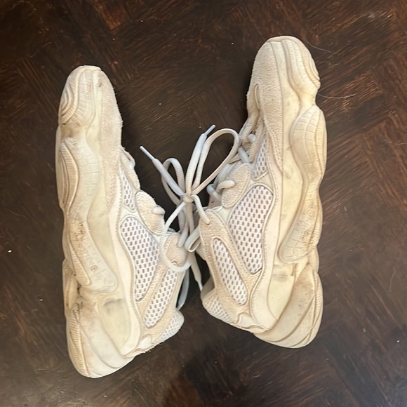 Yeezy tan shoes as pictured size 5.5 - Picture 3 of 4